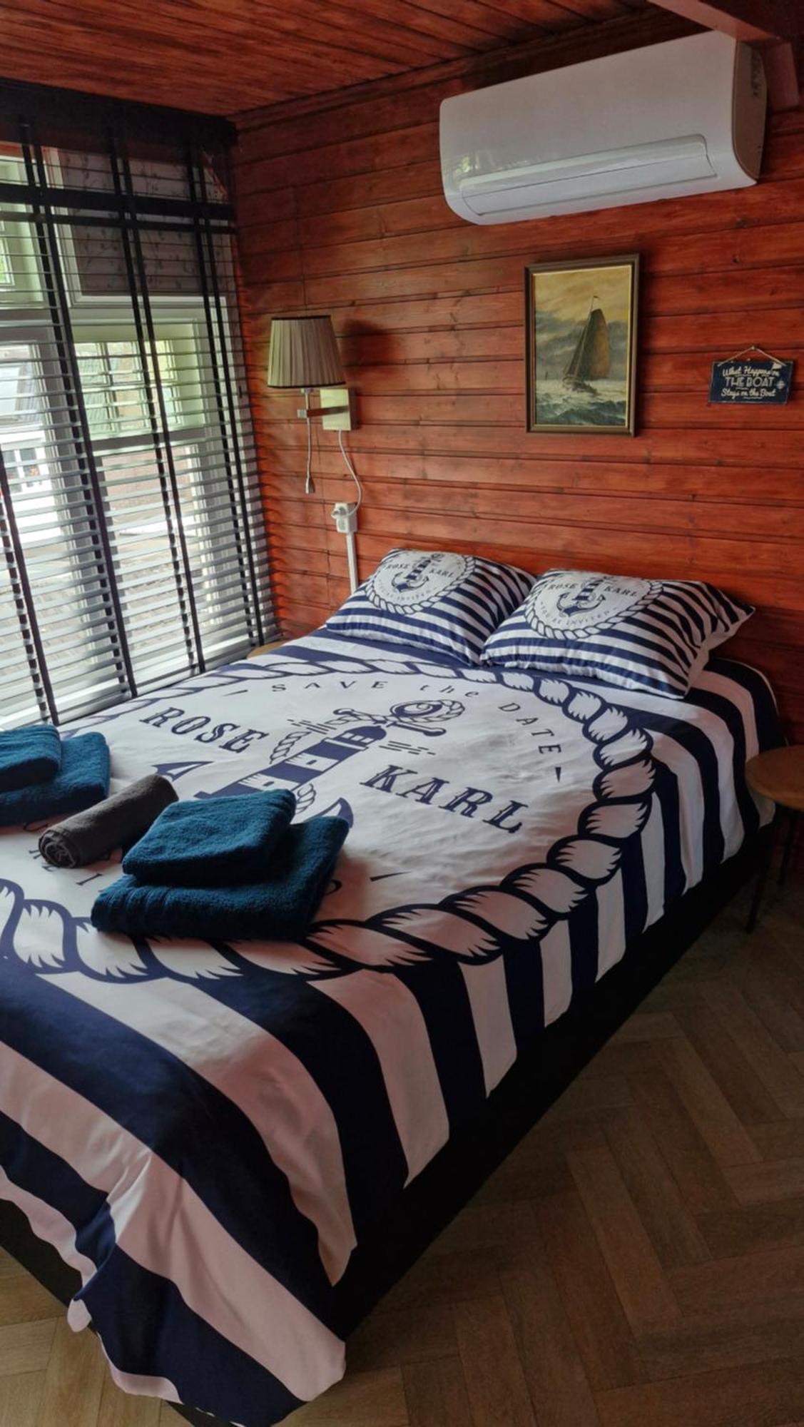 Bed & Breakfast Moments Schagen Værelse billede
